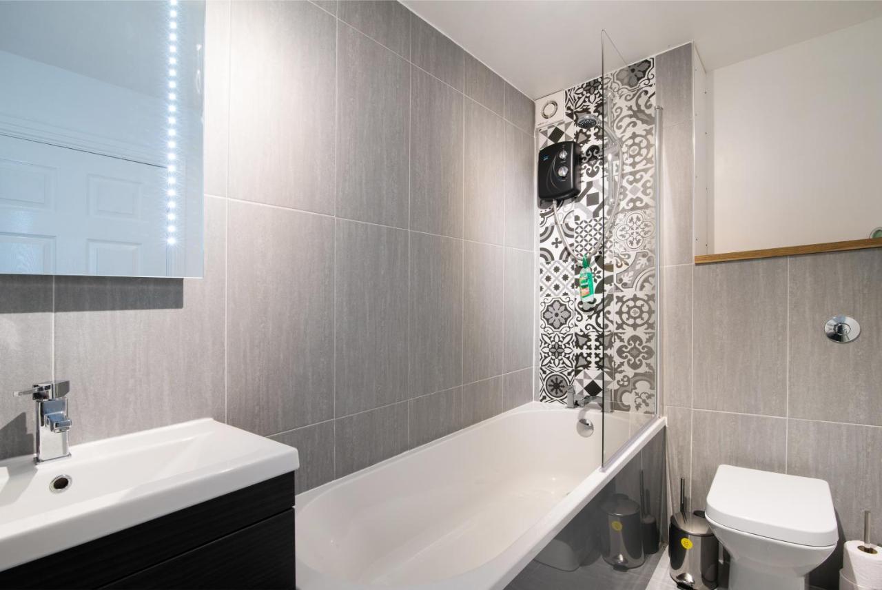 Immaculate 3 Bed House - Stunning Balcony Views Διαμέρισμα Μάτλοκ Εξωτερικό φωτογραφία