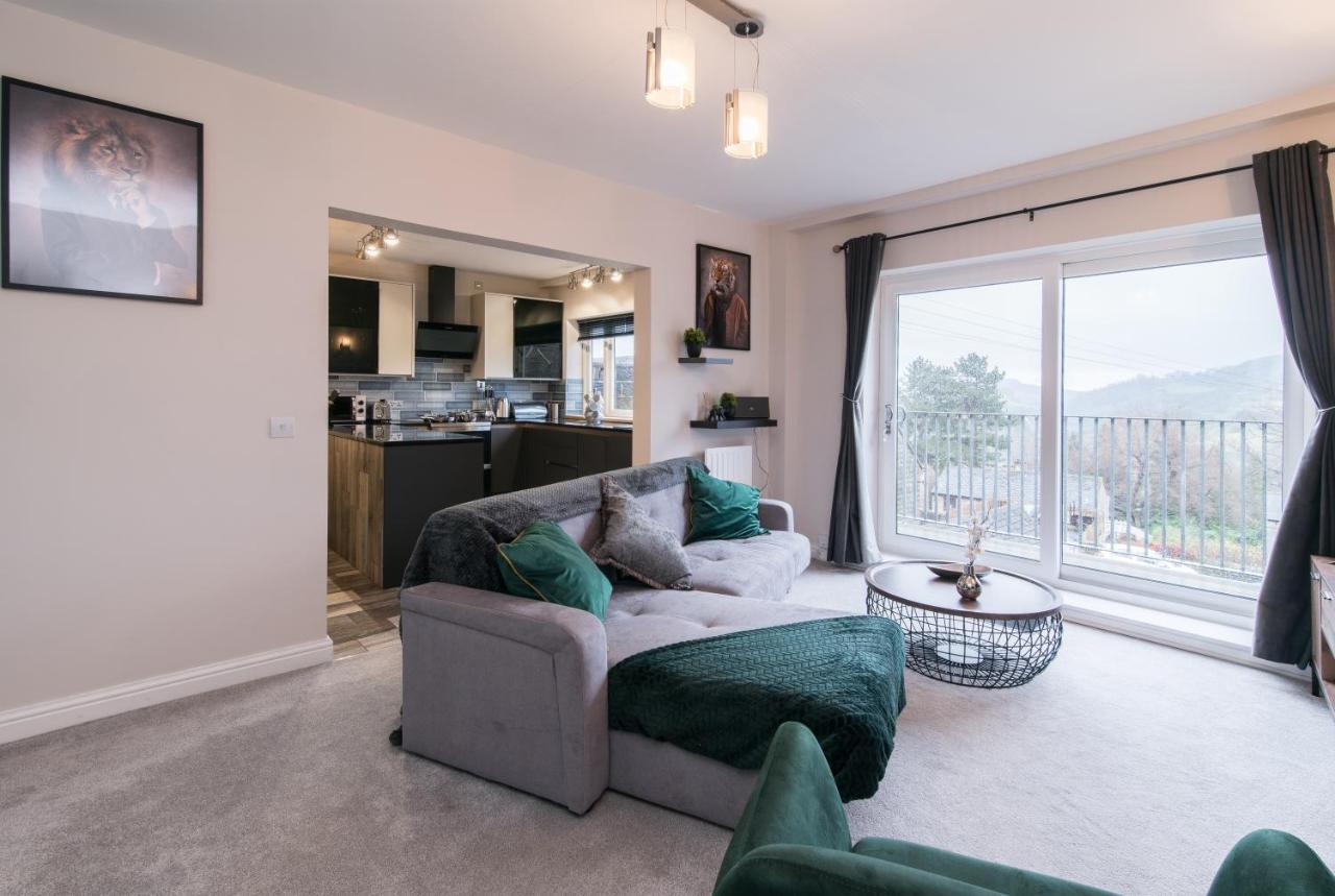 Immaculate 3 Bed House - Stunning Balcony Views Διαμέρισμα Μάτλοκ Εξωτερικό φωτογραφία